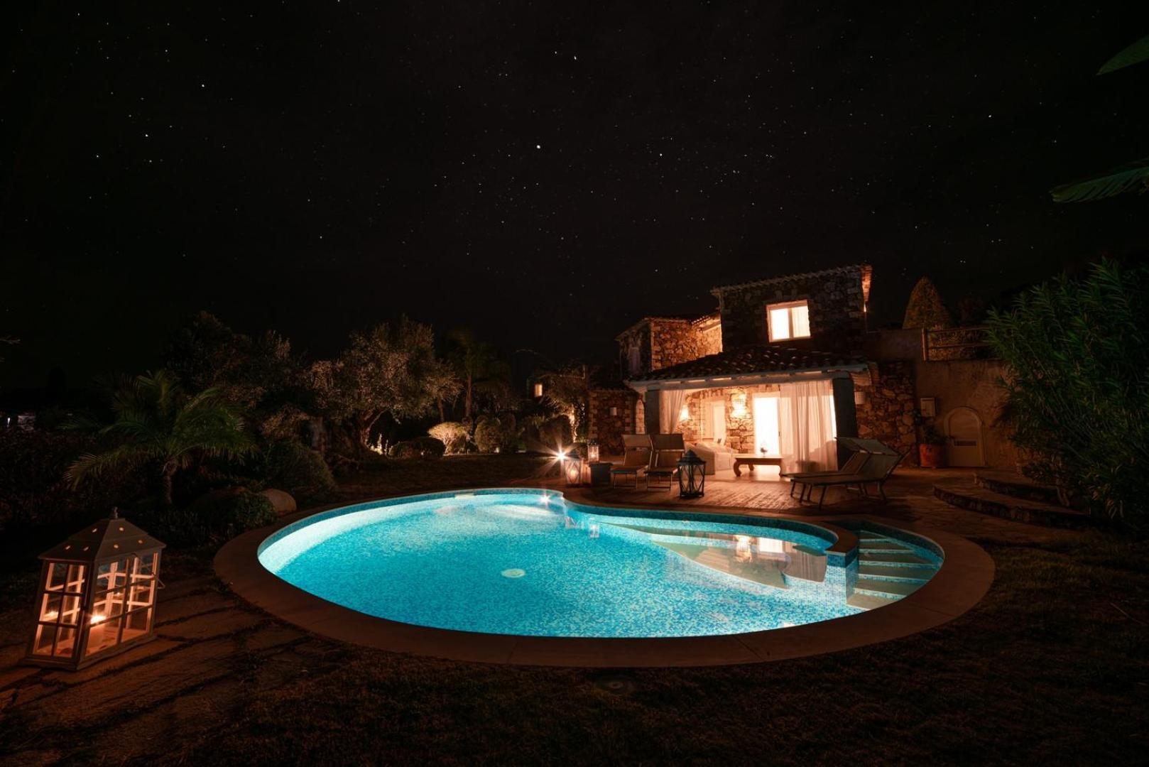Villa Bougainvillea Con Piscina E Giardino Privato A Pochi Passi Dal Mare カスティアーダス エクステリア 写真
