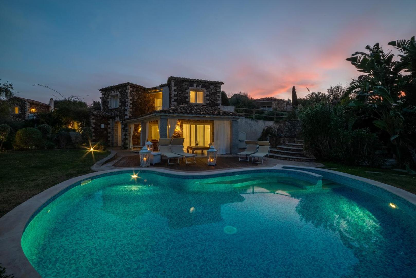 Villa Bougainvillea Con Piscina E Giardino Privato A Pochi Passi Dal Mare カスティアーダス エクステリア 写真