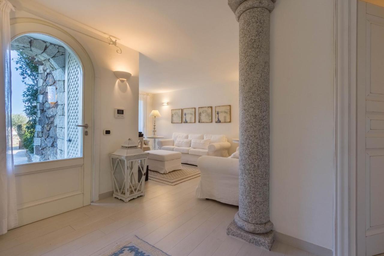 Villa Bougainvillea Con Piscina E Giardino Privato A Pochi Passi Dal Mare カスティアーダス エクステリア 写真
