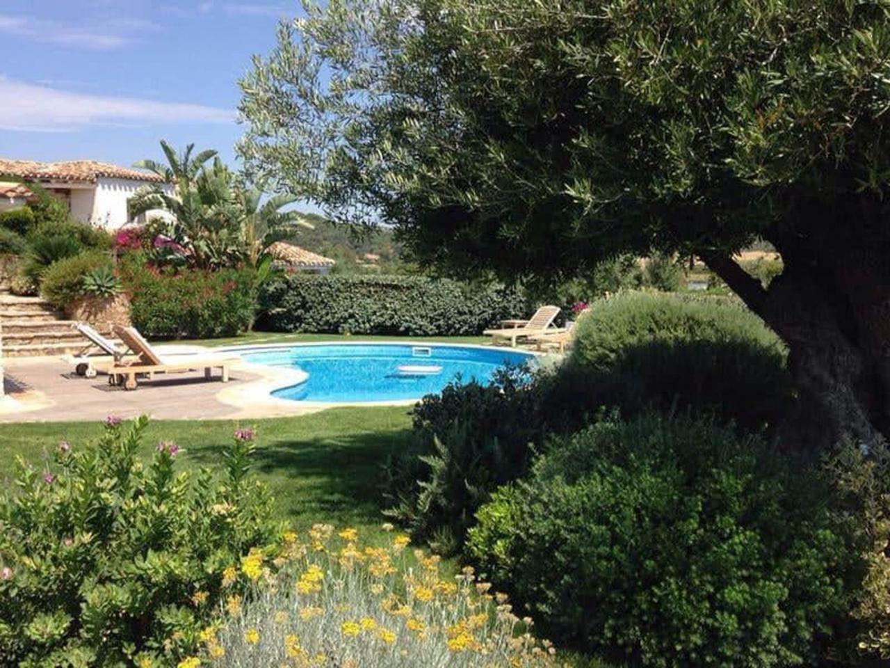 Villa Bougainvillea Con Piscina E Giardino Privato A Pochi Passi Dal Mare カスティアーダス エクステリア 写真
